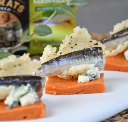 Small sardines with crispy tapioca and tomato jelly